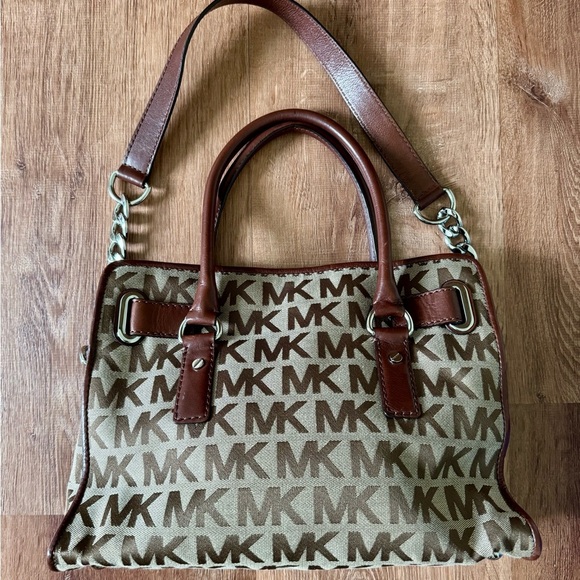 Michael Kors Hamilton Satchel MK Logo Bag With Lock and key Chain Strap - Picture 2 of 9